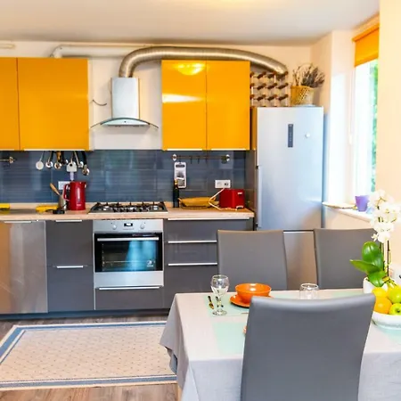 Relaxing Modern And Sunny In The Centre Apartament Lublana