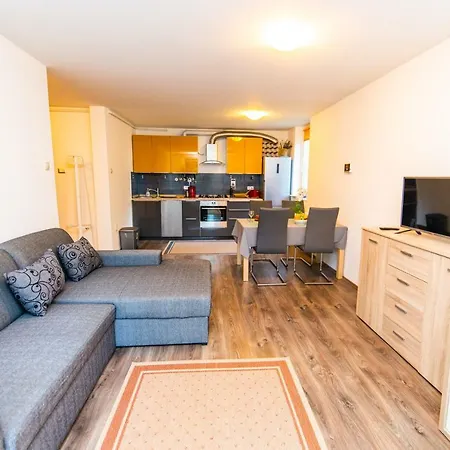 Relaxing Modern And Sunny In The Centre Apartma